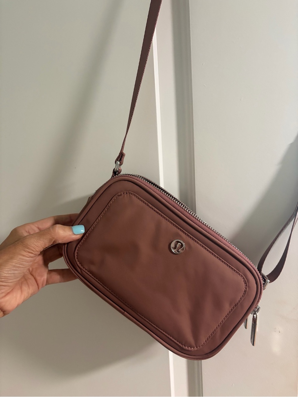 lululemon athletica mauve crossbody bag